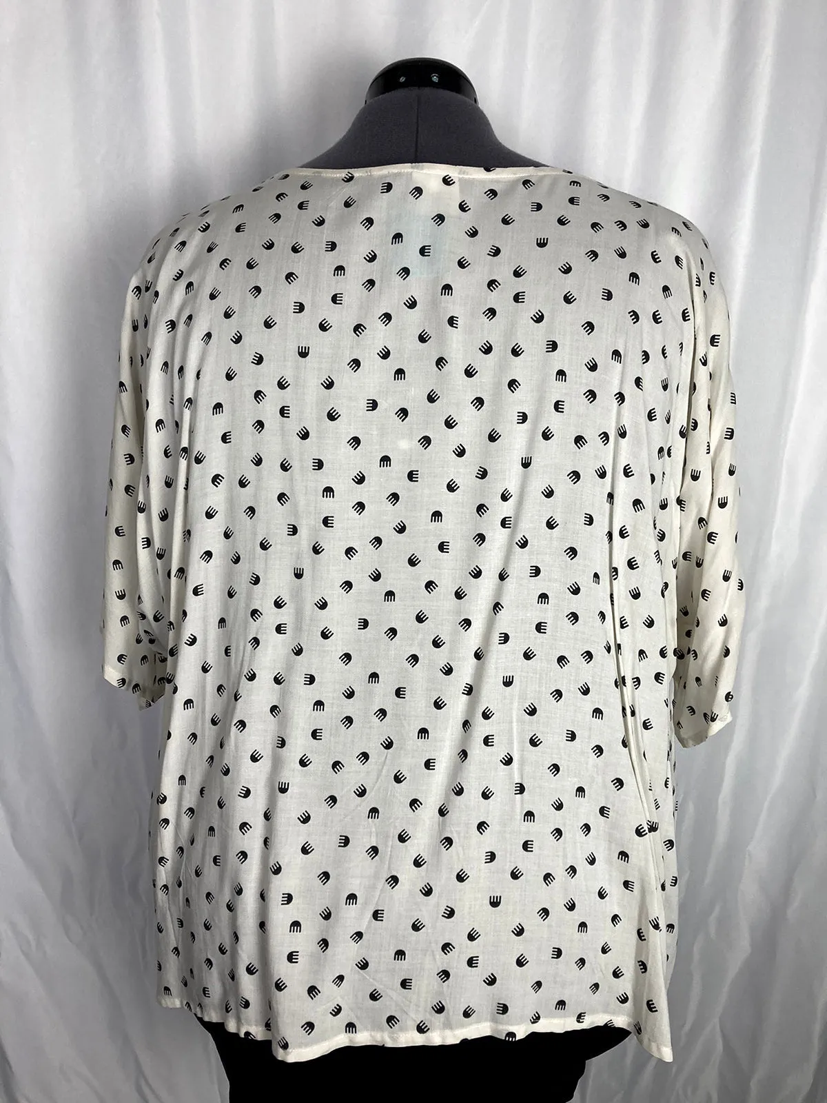 Jibri Size 3 (22) Cream & Black Print Shirt