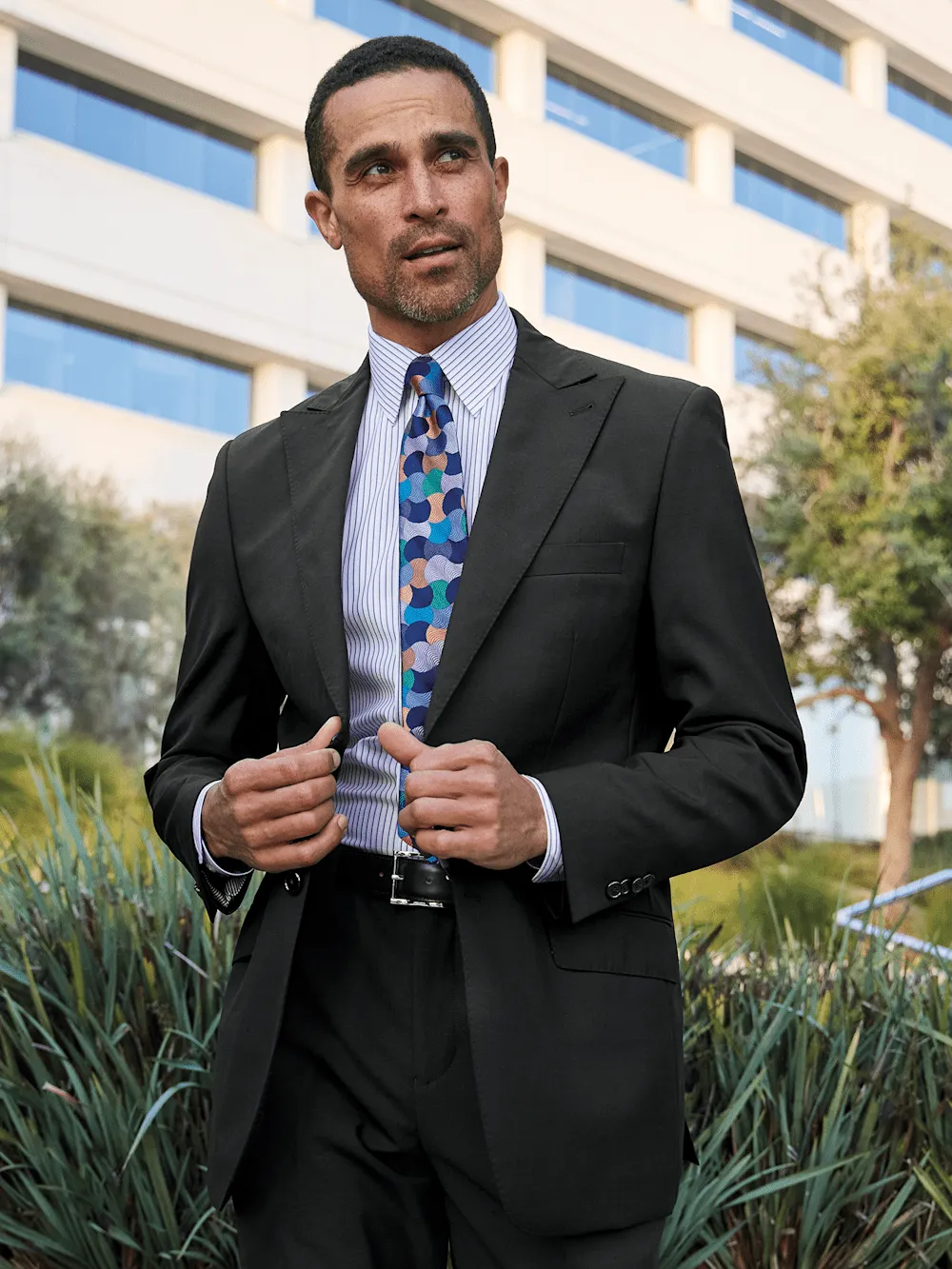 Wool Stretch Bengaline Peak Lapel Suit Jacket - Black
